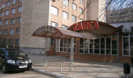 Statul a reuşit să vândă hotelul Zarea din centrul capitalei la un preţ de 35 de milioane 150 de mii de lei. Foto: booking.com