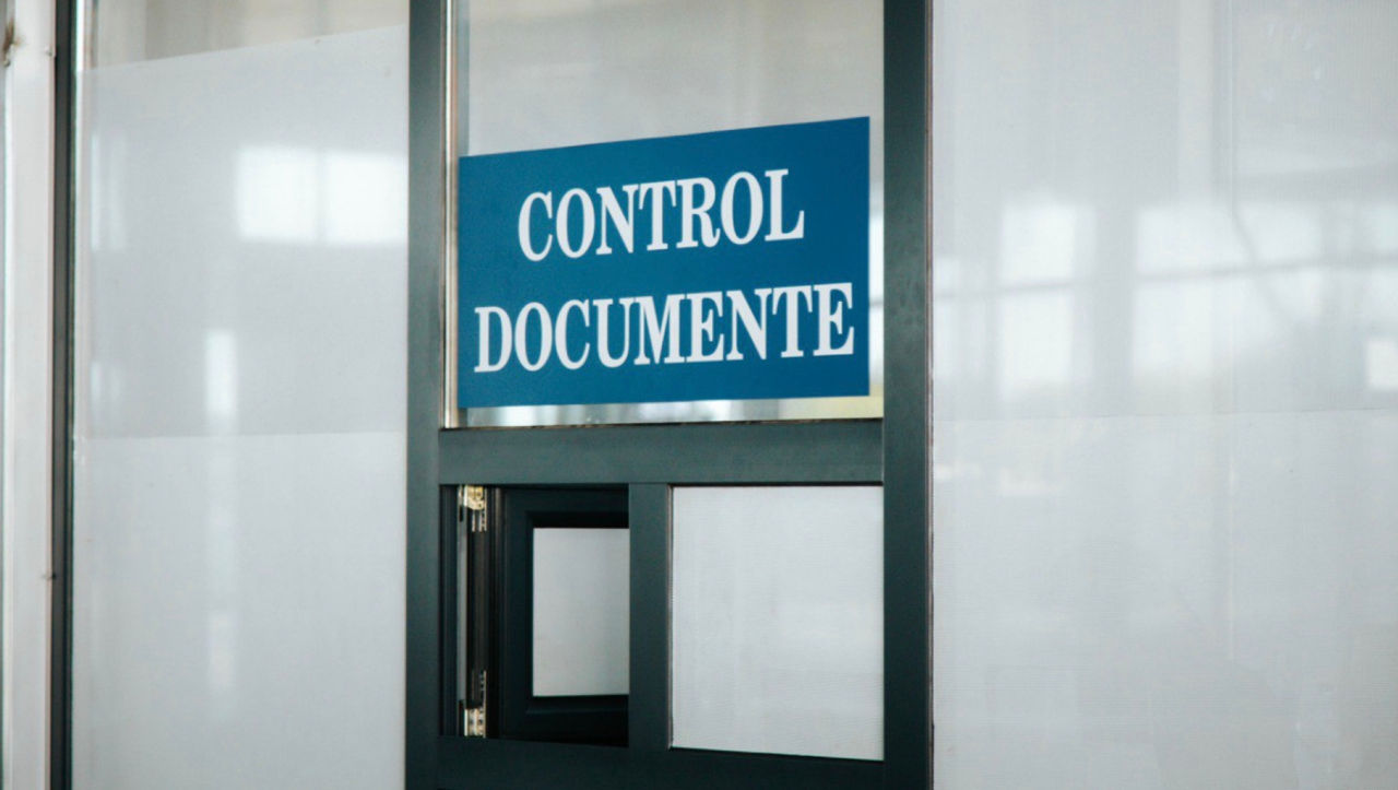 Polițiștii de frontieră au înregistrat o tentativă de corupere activă în timpul controlului vamal.