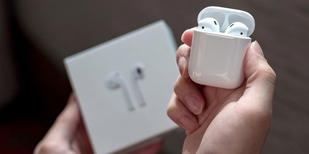 Noile versiuni de căști AirPods ar putea avea senzori biometrici încorporați.