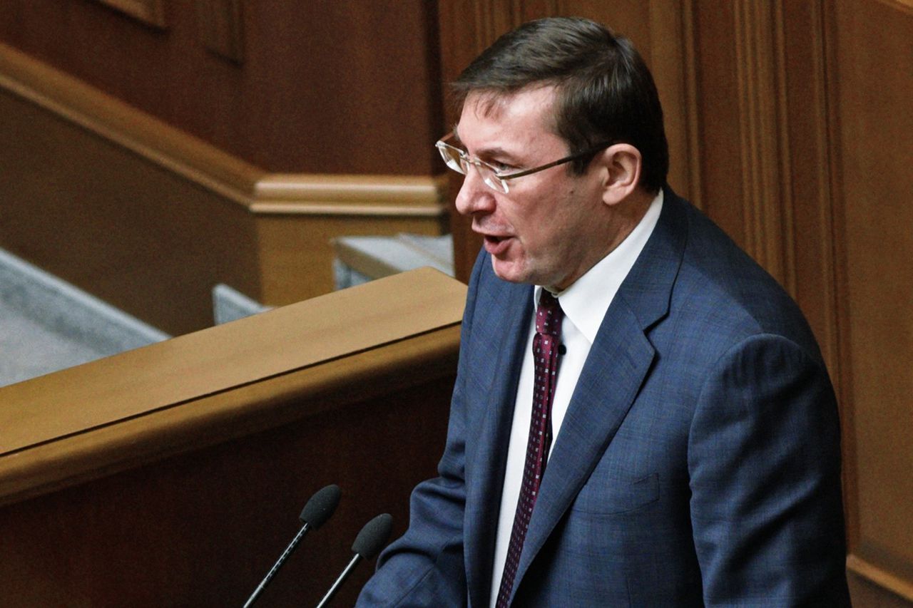 Генпрокурор Украины пригрозил Савченко арестом.