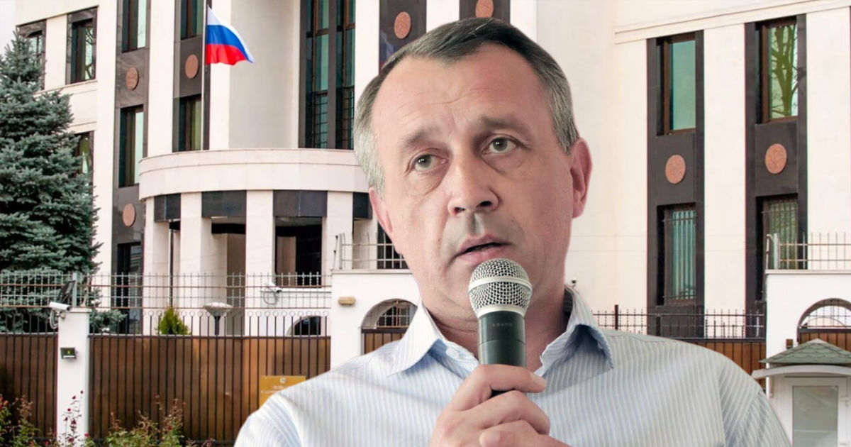 Посольство РФ ожидает реакцию общественности на высылку Денисова. Коллаж: Point.md
