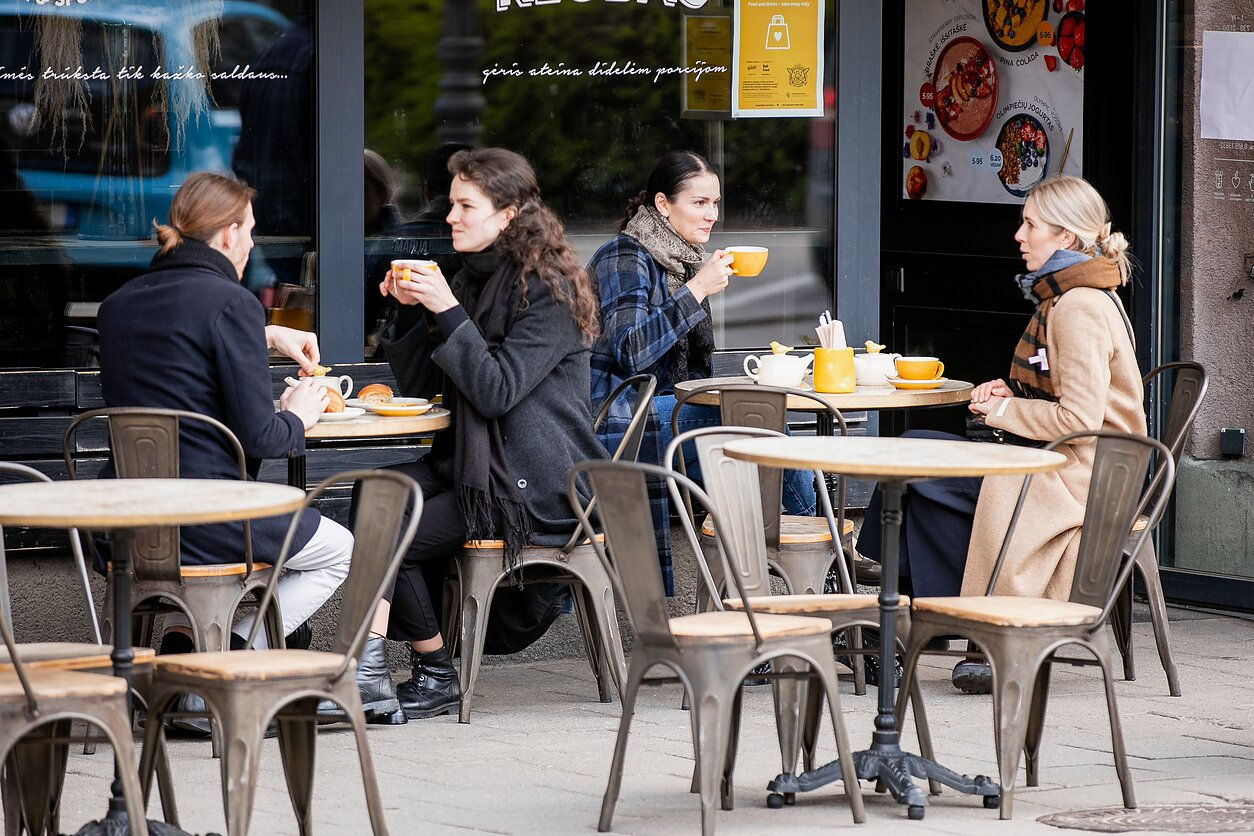 Cafenelele și restaurantele din Lituania sunt goale: O treime dintre rezidenți nu au mai fost acolo de șase luni.