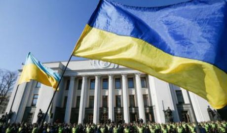 Ucraina: Parlamentul examinează proiecte anticorupţie cerute de manifestanţi. Foto: EPA