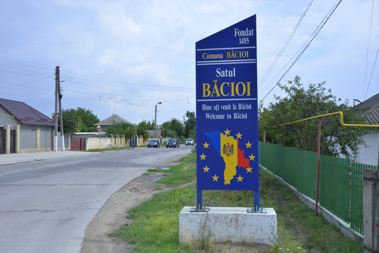Fostul primar al comunei Băcioi și o rudă a acestuia, condamnați la opt de închisoare pentru corupere pasivă.