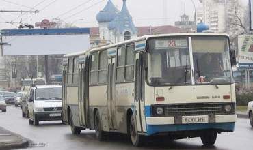 Из 100 автобусов ежедневно ломаются 35. 