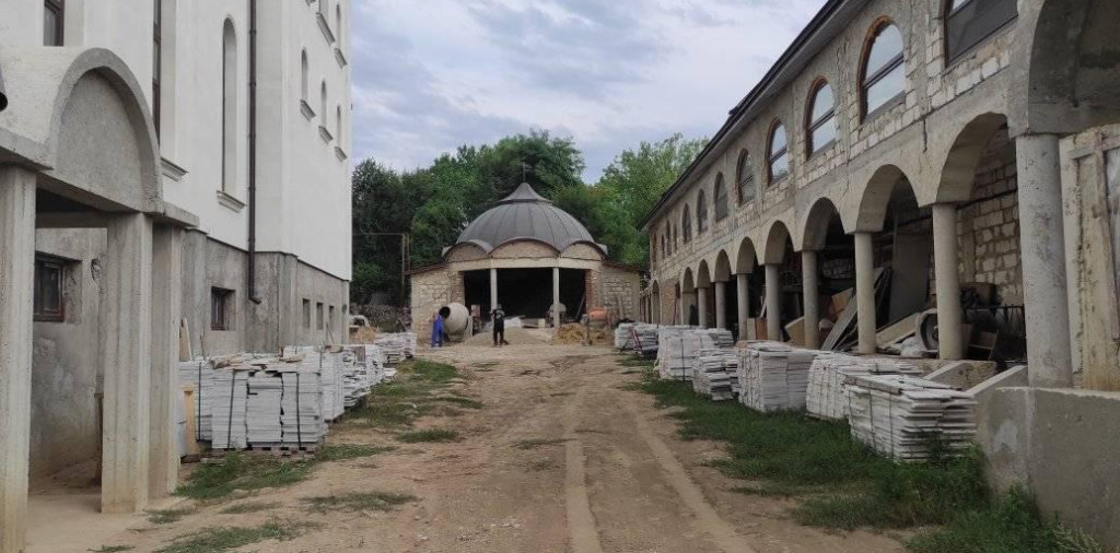 Турция направила в Копчак первые 42 тонны мрамора на строительство храма.