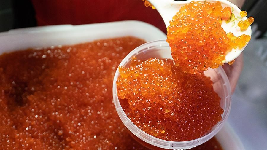 По предварительной оценке, стоимость изъятых морепродуктов составила более 400 тыс. рублей.