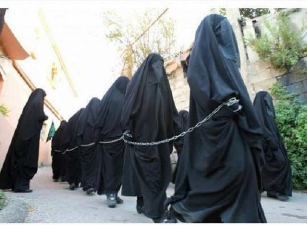 Multe femei şi fete tinere sunt obligate să se căsătorească cu militanţi din cadrul grupării Stat Islamic. Foto: realitatea.md