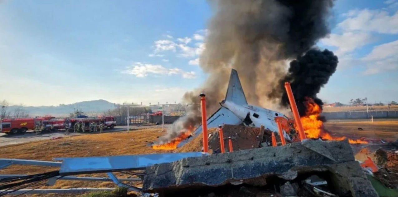 Înregistrările de zbor de pe Boeing-ul sud-coreean s-au întrerupt cu patru minute înainte de prăbușire.