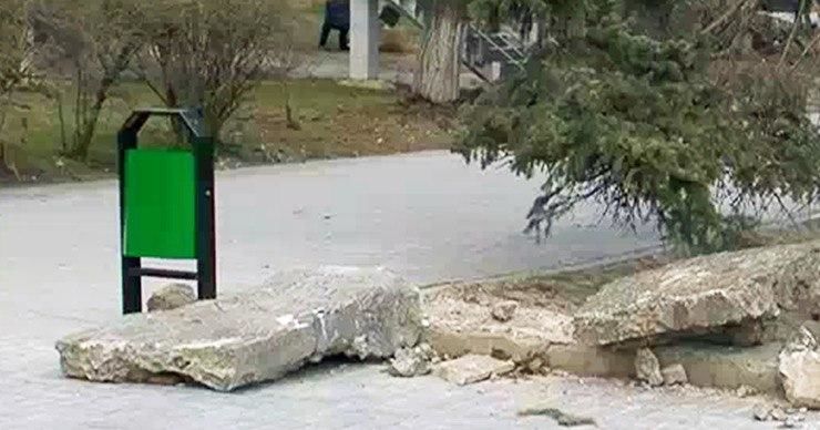 Кишиневцы недовольны качеством ремонта пешеходной аллеи на бульваре Дачия.