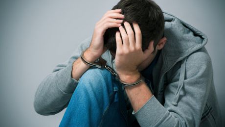 Подозреваемые в возрасте от 28 до 53 лет попали в поле зрения полиции в ноябре прошлого года.