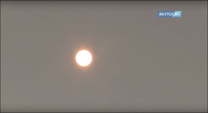 Incendiile violente de vegetație din Siberia i-au împins pe pompieri la măsuri extreme.