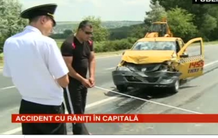 К месту происшествия прибыла скорая помощь и доставила пострадавших в больницу.