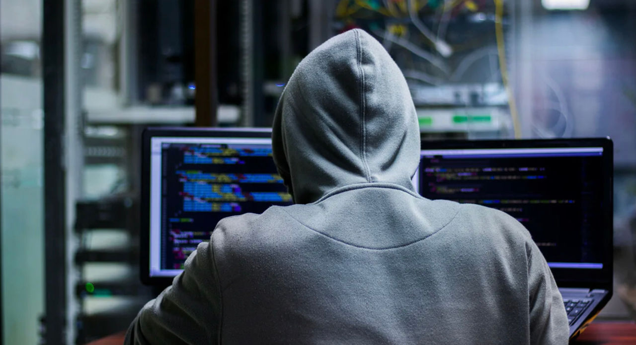Hackerii asociați cu FSB încearcă să pirateze conturile oficialilor străini prin WhatsApp.