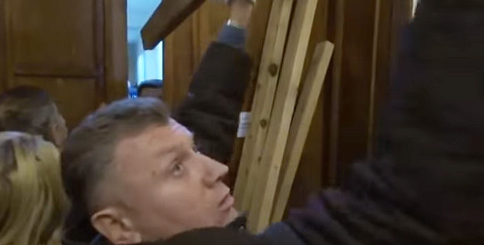 Социалисты вновь обратились к представителям всех фракций в МСК с требованием в срочном порядке ввести мораторий на проблемное строительство.