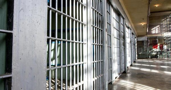 Девушка пыталась покончить собой в столичном изоляторе. 