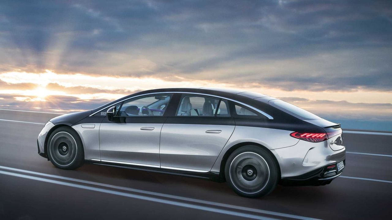 Mercedes-Benz будет предлагать подписку на полноуправляемое шасси.