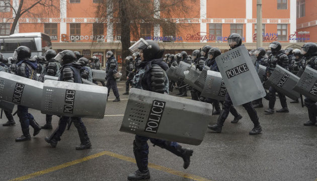 В Казахстане задержали уже около 10 тысяч протестующих.