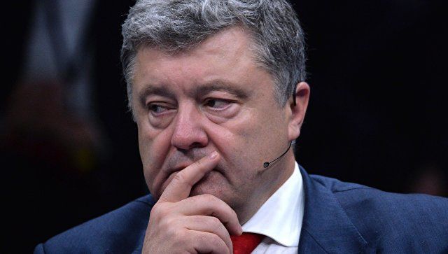 В Киеве рассказали о "пропаже" Порошенко после крестного хода.