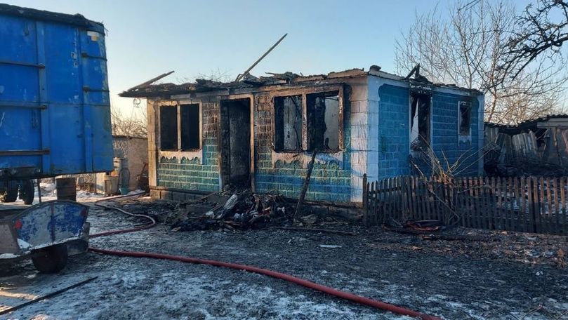 Пожар в Сороках разрушил жилой дом.