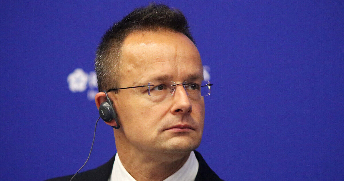 Глава МИД Венгрии Сийярто заявил о суверенном праве посещать Россию.