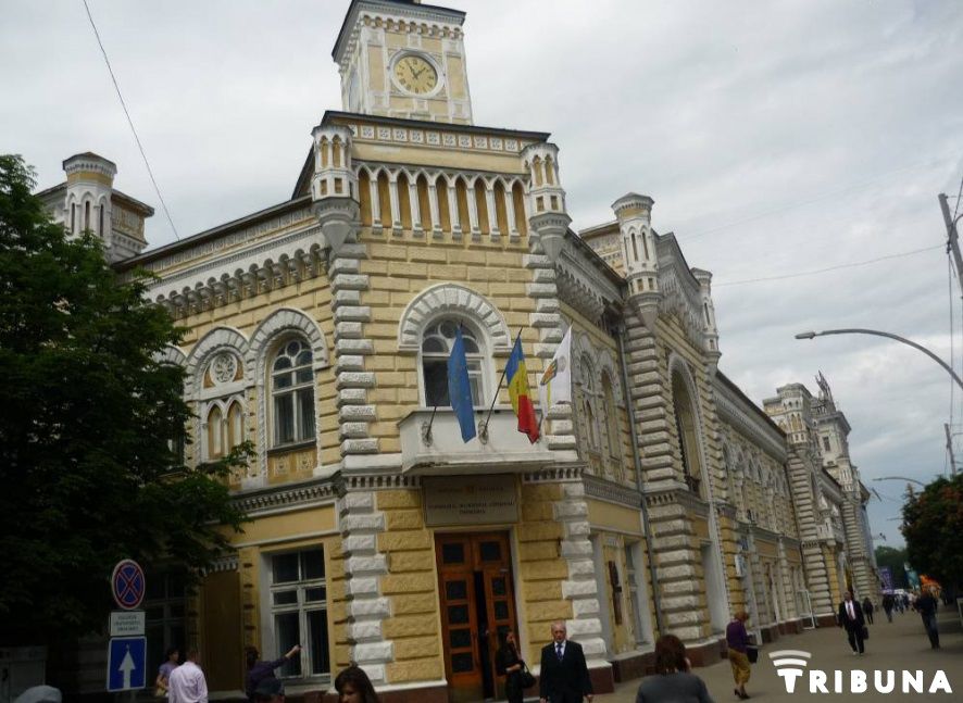 Дискуссии продолжаются, а на дебаты вынесены два варианта.