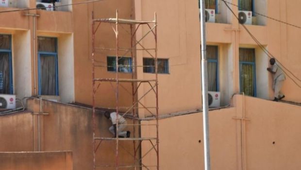 Atac asupra Ambasadei Franței și a Institutului francez din Capitala Burkina Faso. 