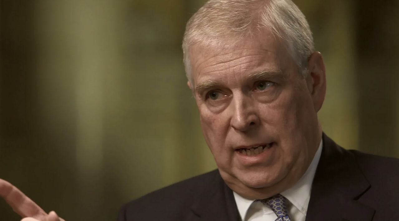 Noi informații din dosarele lui Epstein înrăutățesc și mai mult situația lui Andrew.