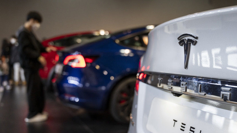 Tesla отзывает 475 тысяч электромобилей для устранения неполадок.