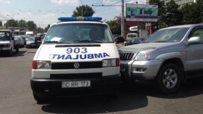 В боковую часть машины скорой помощи врезалось авто марки Toyota.