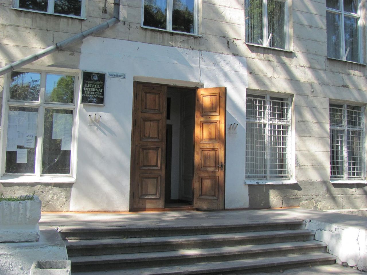 Cinci școli de tip-internat din Moldova vor fi lichidate