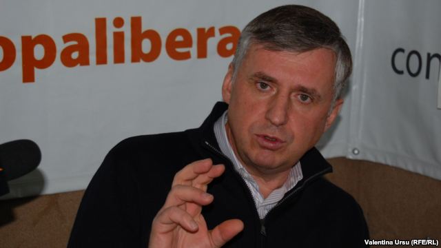 Экс-премьер Ион Стурза. Фото: curatmurdarsrl.com