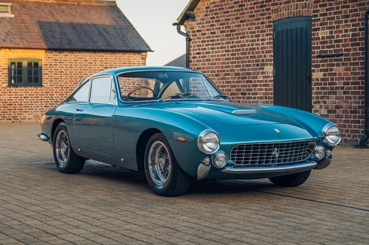 На аукцион в Париже выставили самый красивый Ferrari в истории.