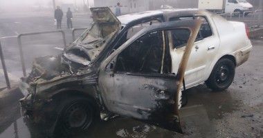 A dat foc la masina pentru ca a refuzat sa-i dea o tigara. Foto: protv.md