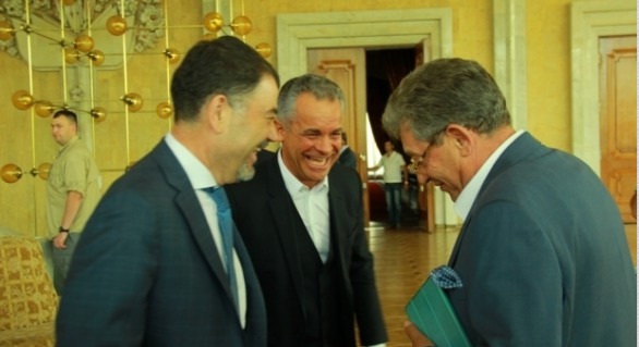 Păpușarul a pornit o adevărată campanie împotriva propriului său aliat, Mihai Ghimpu. Anume acesta ar fi rostul perchezițiilor de la primărie.