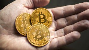 Un bebeluș născut în Crimeea a primit numele Bitcoin