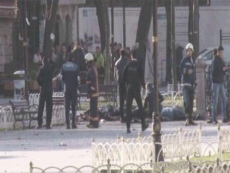 По версии полиции, взрывное устройство привел в действие террорист. Фото: twitter.com