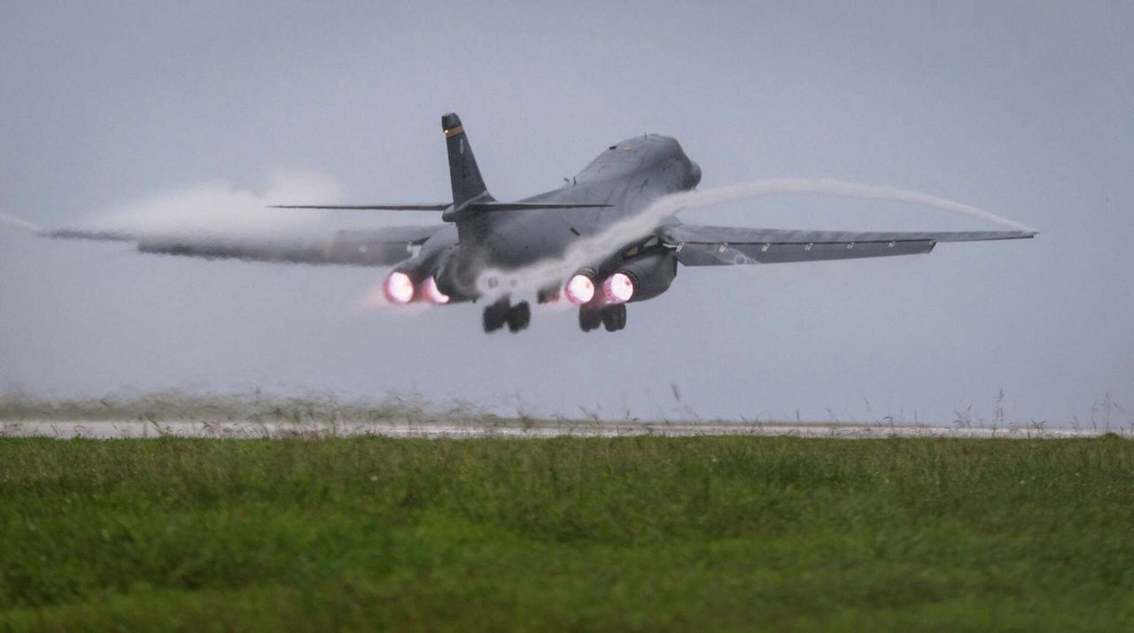 США стягивают войска к берегам Венесуэлы.