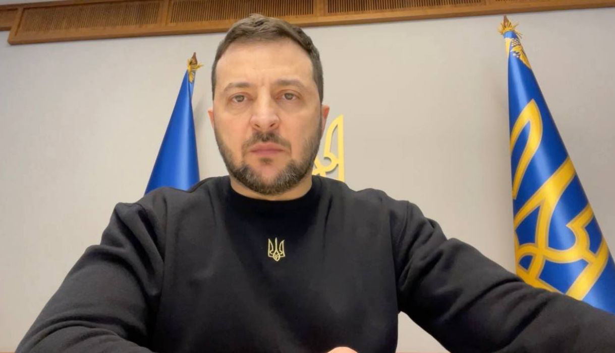 Зеленский: Чем быстрее закончится война, тем на дольше Путин сохранит жизнь.