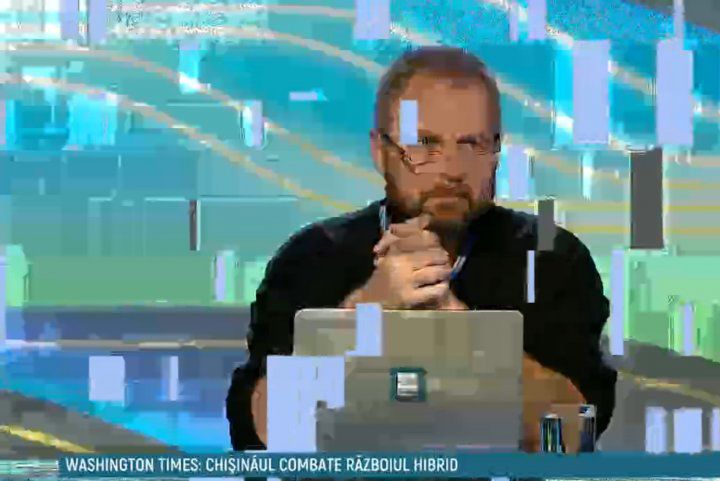 Emisia Publika TV, bruiată în timpul emisiunii Fabrika