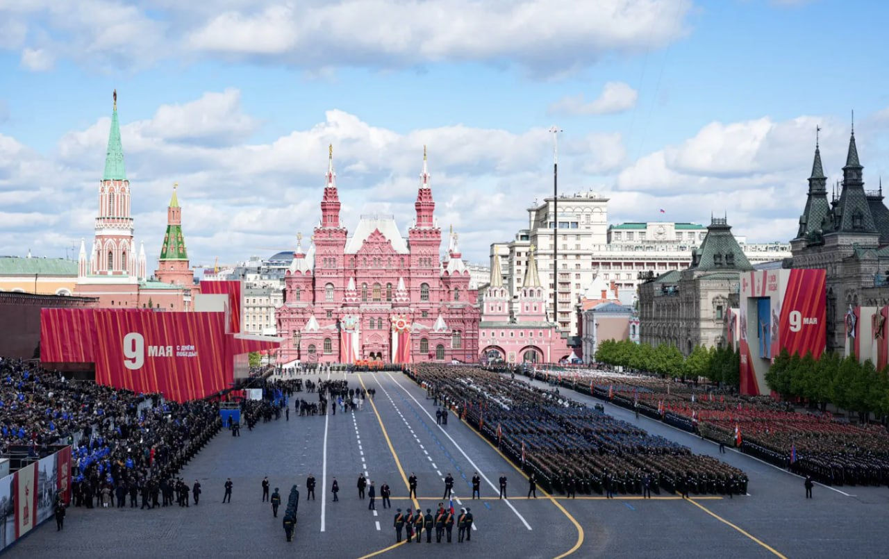 Россия отметила 80-летие Победы военным парадом.