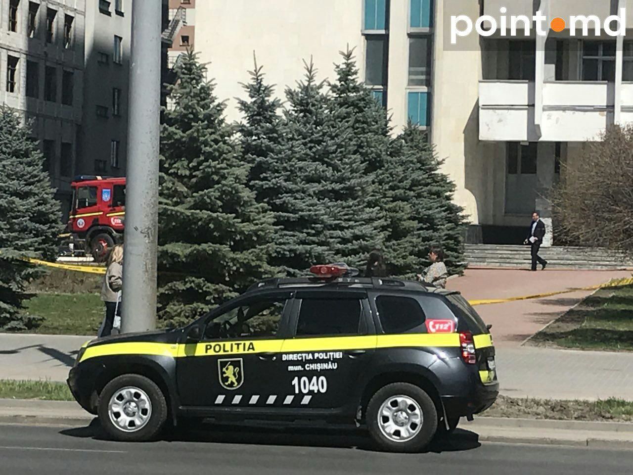 Сообщение о бомбе в здании суда оказалось ложным.