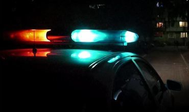 O șoferiță beată înarmată cu topor i-a șocat pe polițiști