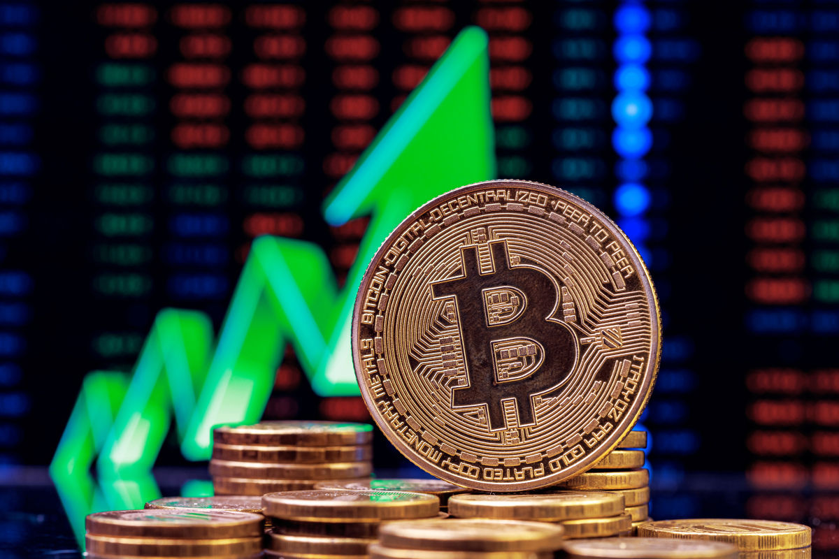 Bitcoinul doboară recordul istoric: A depășit pragul de 125.000 de dolari.