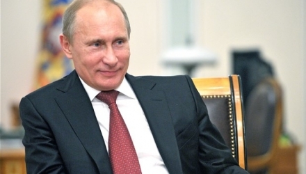 Spre deosebire de Tarlev, care miza pe patriotism, Putin consideră că statul trebuie să le ofere o asistenţă generoasă familiilor cu rezultate reproductive bune. 