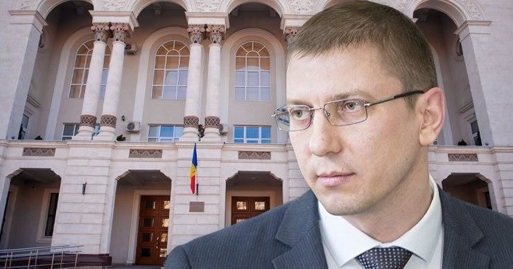 В Генпрокуратуре ответили на письмо Мораря: С обвиняемыми в полемику не вступаем. Коллаж: Point.md