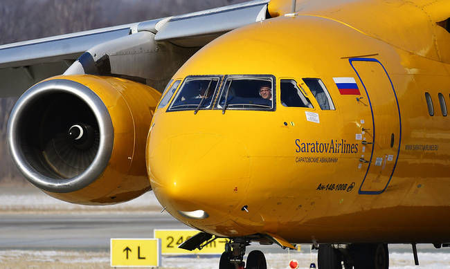 Пилот самолета Ан-148 сообщил авиадиспетчерам о неисправности и должен был совершить аварийную посадку в Жуковском.