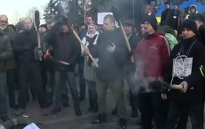 Под Радой сегодня проходят несколько митингов.
