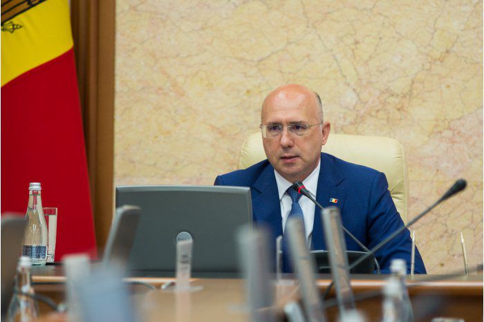 Dragostea plutește în aer la Guvern. Filip, felicită glumind. Foto: Moldpres