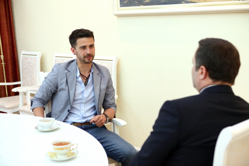 Vlad Filat l-a asigurat pe Pasha Parfeni că va avea parte de tot suportul necesar